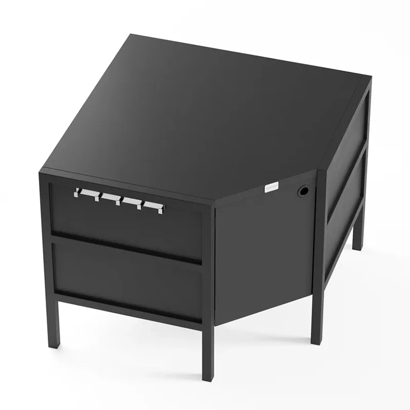 Väljas eraldiseisev nurgakapp